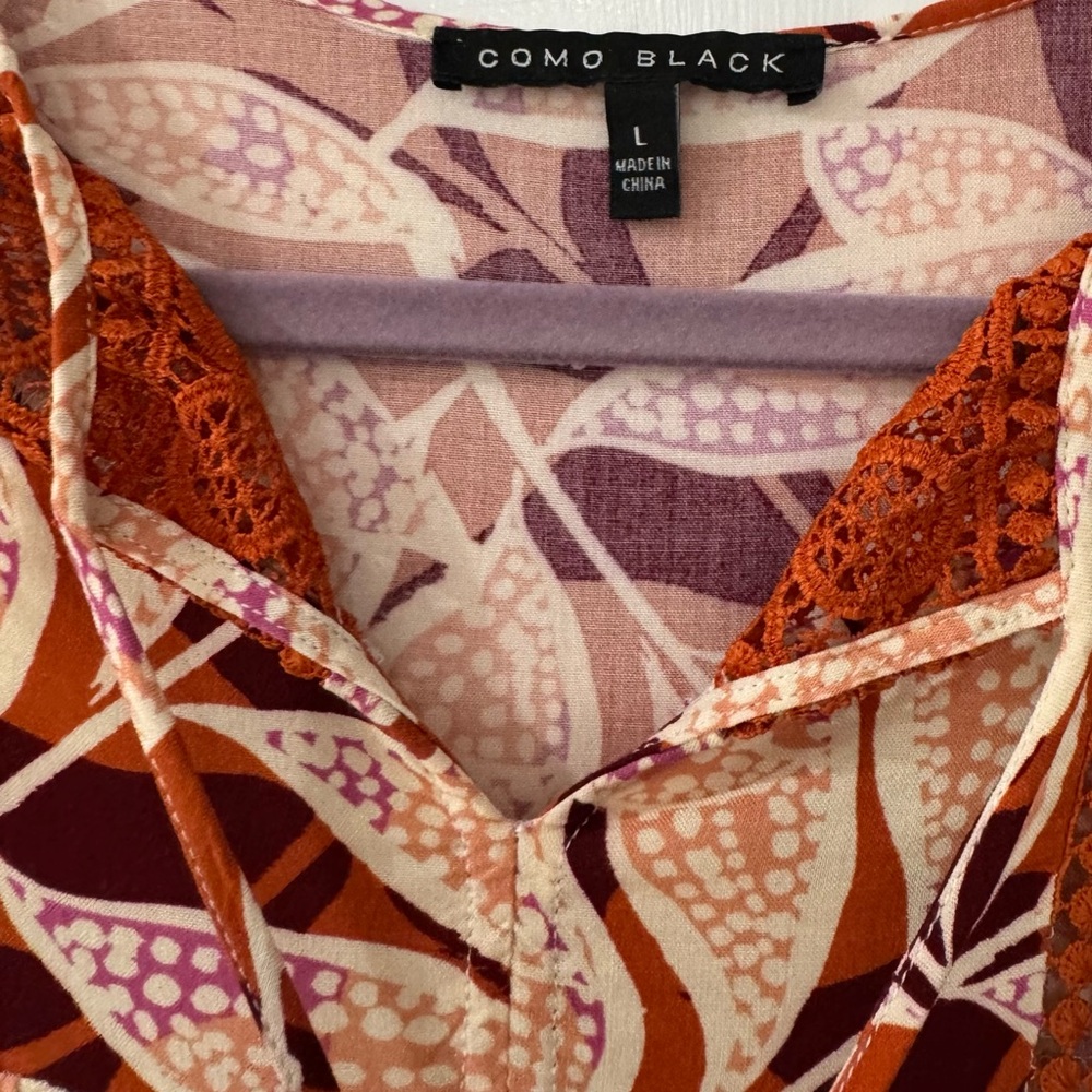 Floral Print Blouse with Lace Accents - Picture 3 of 5